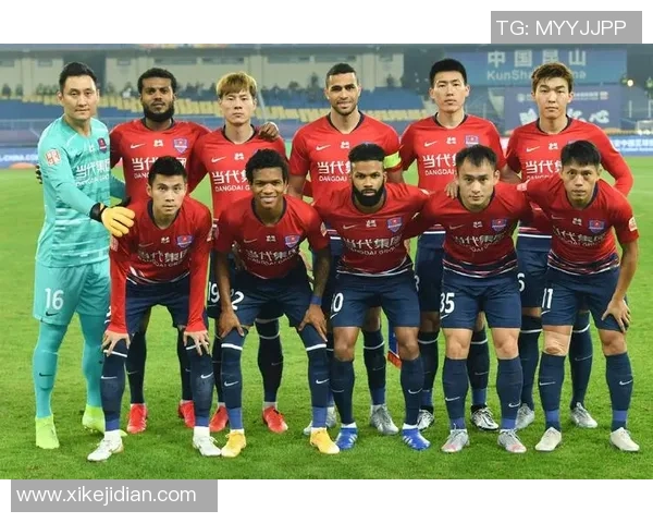 上海足球队技术争议引发热议球迷与专家观点交锋分析